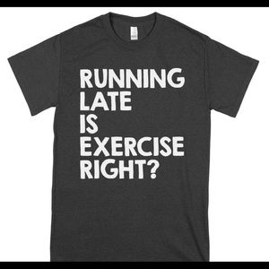 🏃🏾 Running late tee 🏃🏽‍♀️
